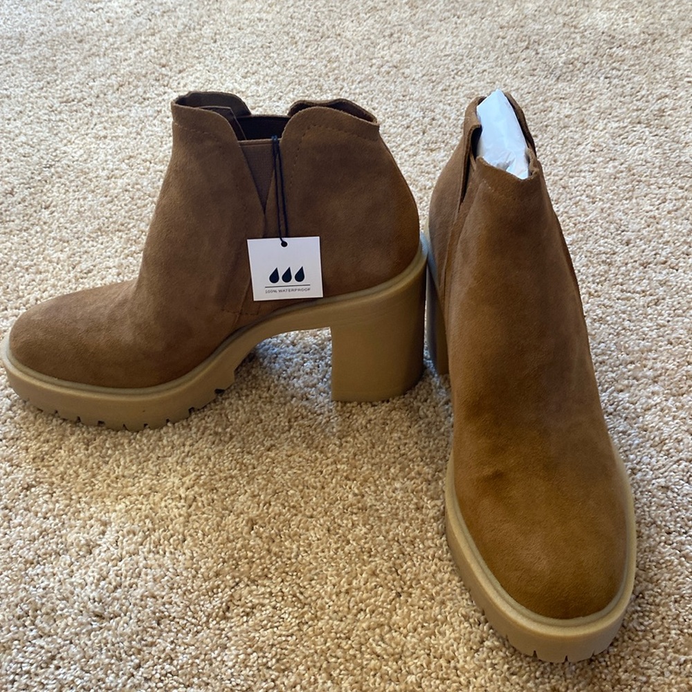 NWOT Dolce Vita Ankle Chunky Heels Platform Booties Size 8.5